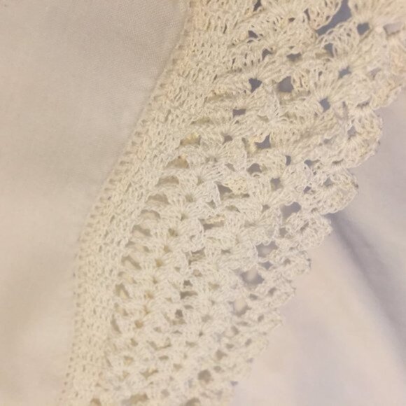 2 Vintage Hand Embroidered Pillow Cases Butterfly Floral w/Crochet Trim - Picture 7 of 10